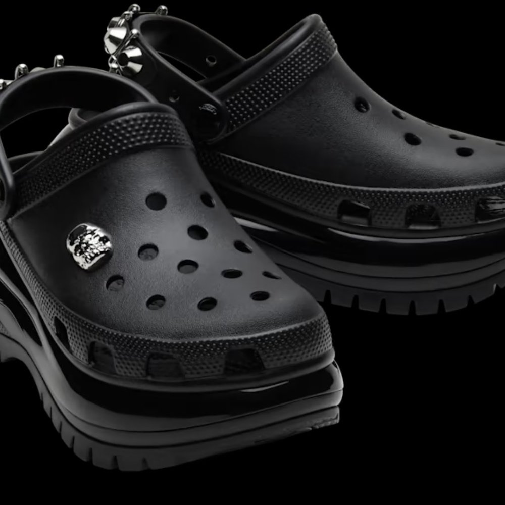 NEW. CROCS MEGA CRUSH REBEL